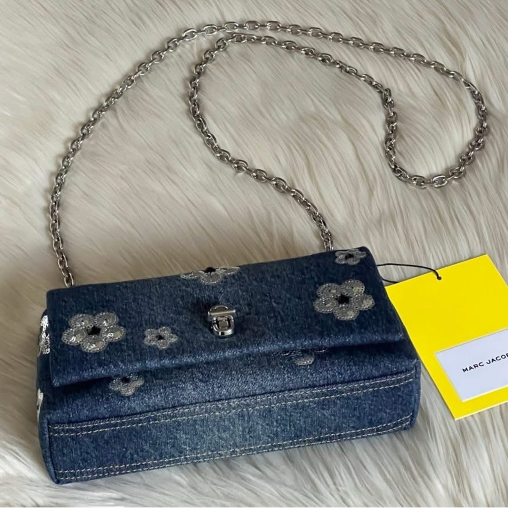 💰SOLD - 2S5SMN002S02- Marc Jacobs The Sequin Daisy Denim Dual Chain Mini Bag - Picture 5 of 16